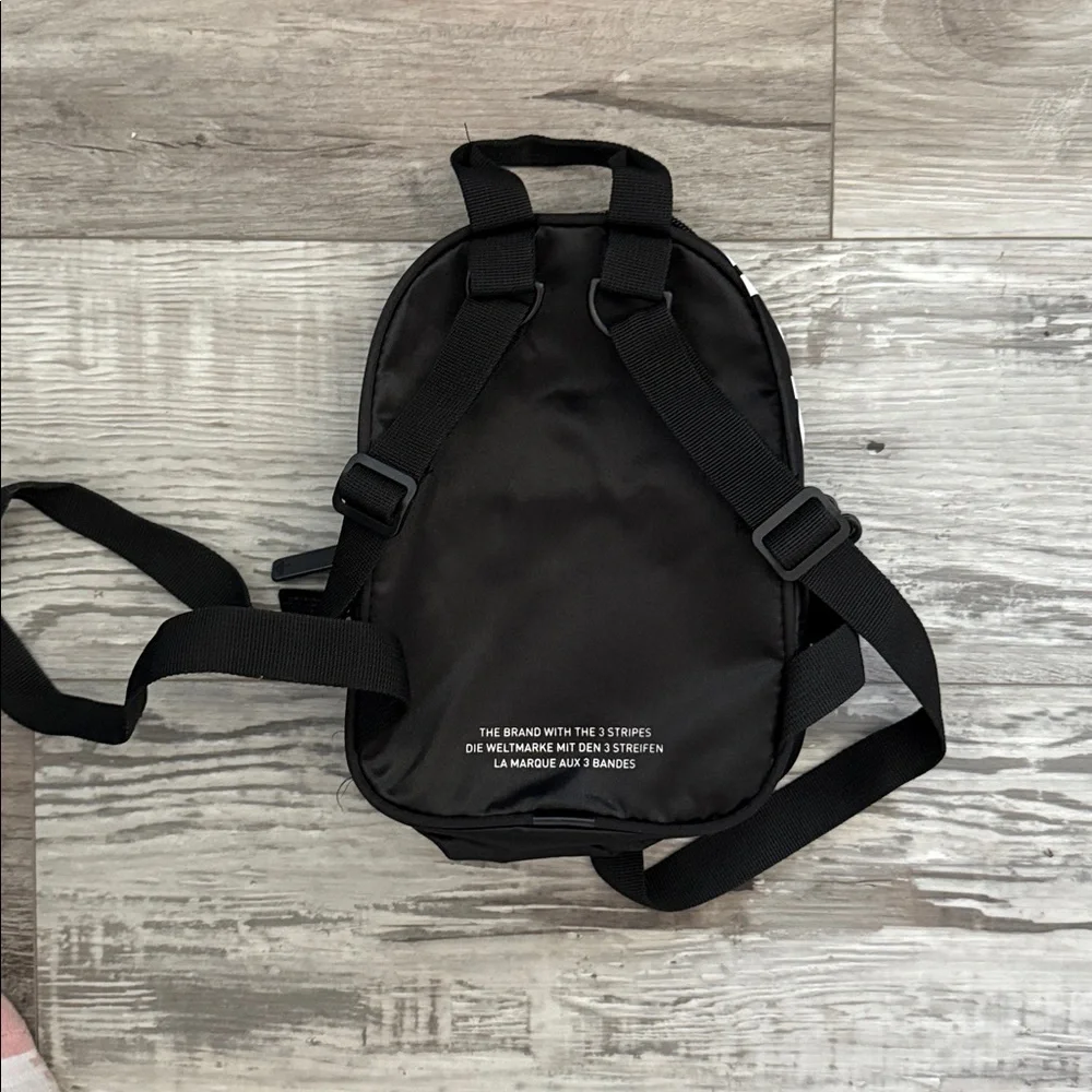 Adidas mini backpack NWOT - Picture 3 of 3